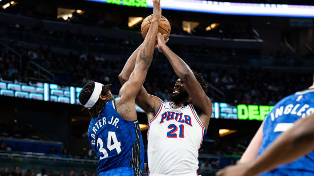 Joel Embiid 76ers Wendell Carter Jr.